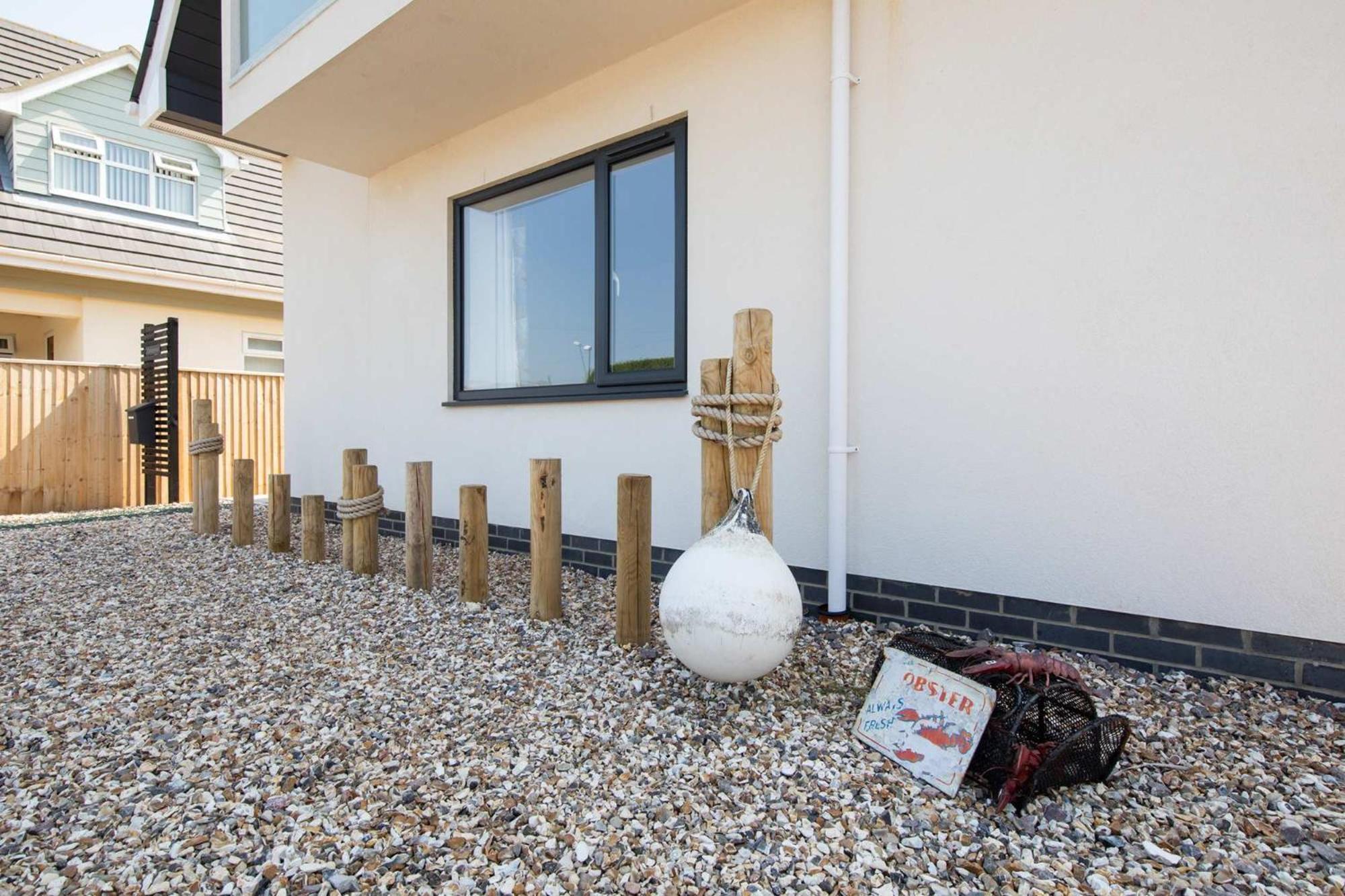 Surfer's Paradise Steps To Sleek&stylish East Wittering