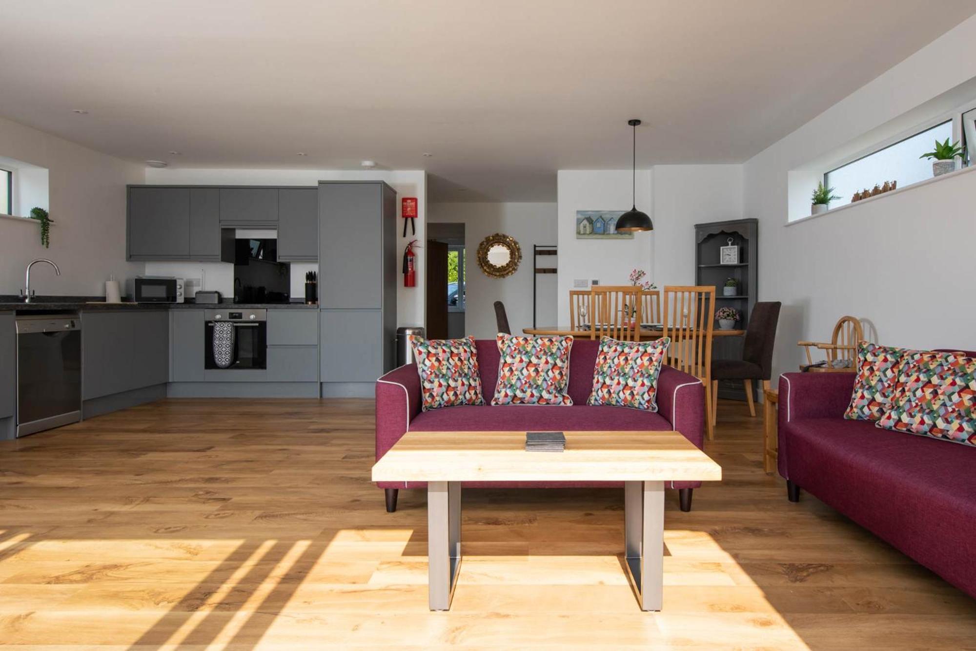 Surfer's Paradise Steps To Sleek&stylish